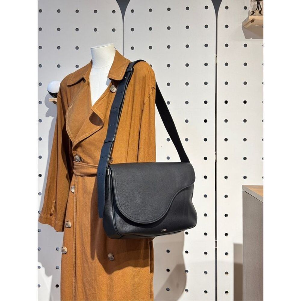 Dior Women Pre-Loved Bag Very Good Condition